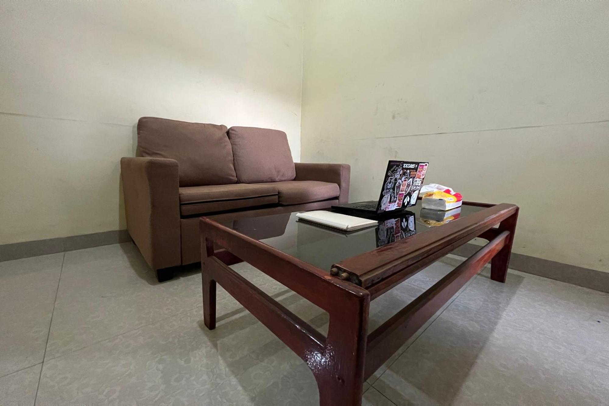 Spot On 93997 Sutangkas Kost Jakarta