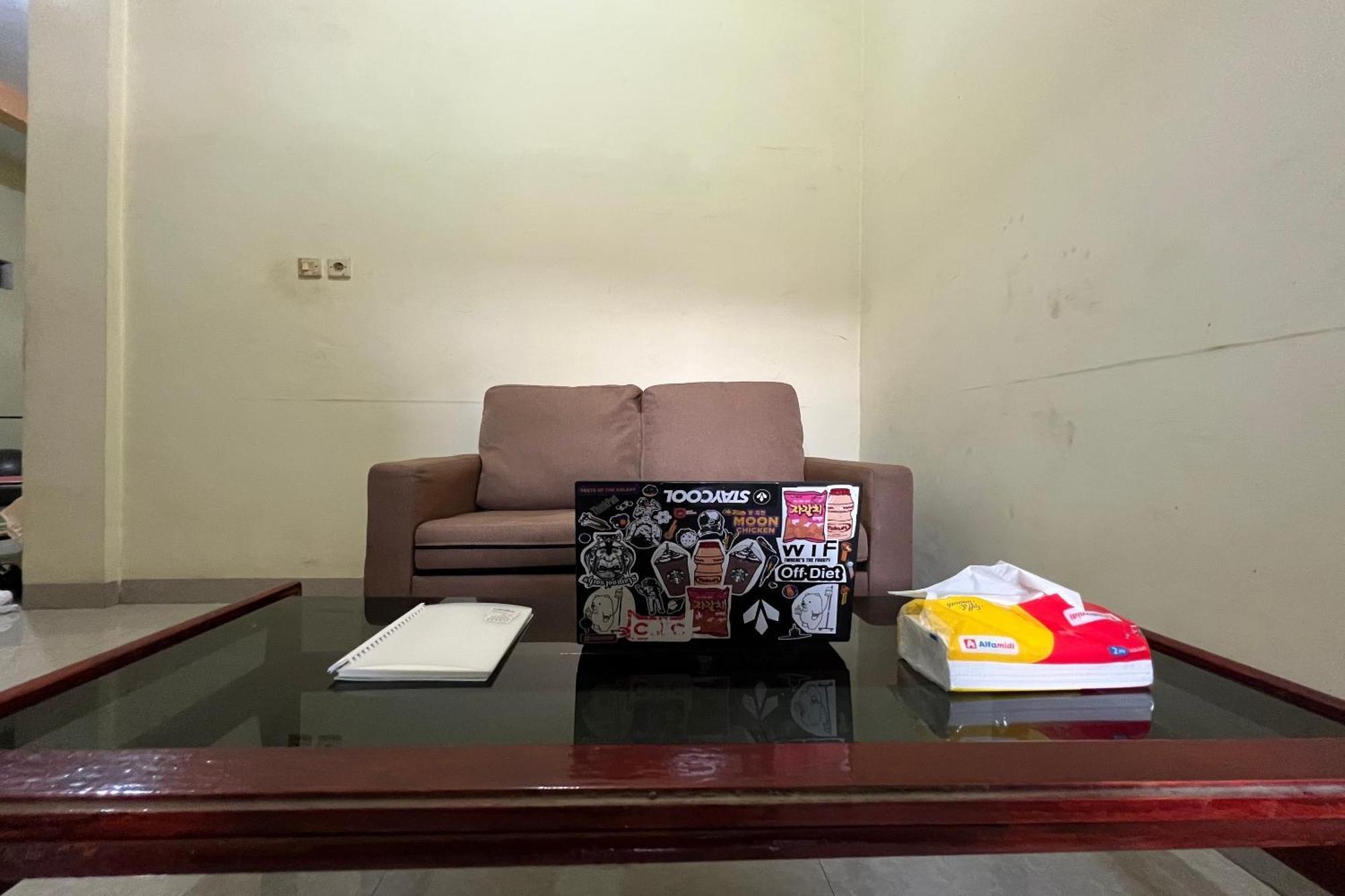 Spot On 93997 Sutangkas Kost 2*