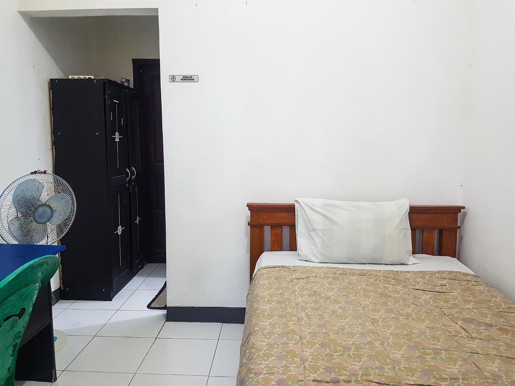 Spot On 93997 Sutangkas Kost 2* Jakarta